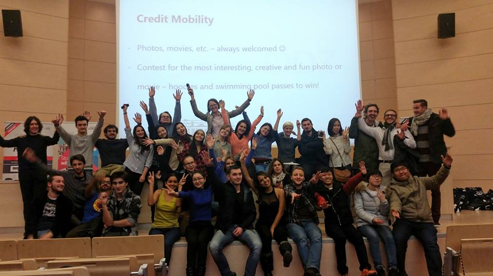 3. Tre studentë të AAB-së përfunduan me sukses semestrin veror 201516 në Universitetin e Lodzit në Poloni